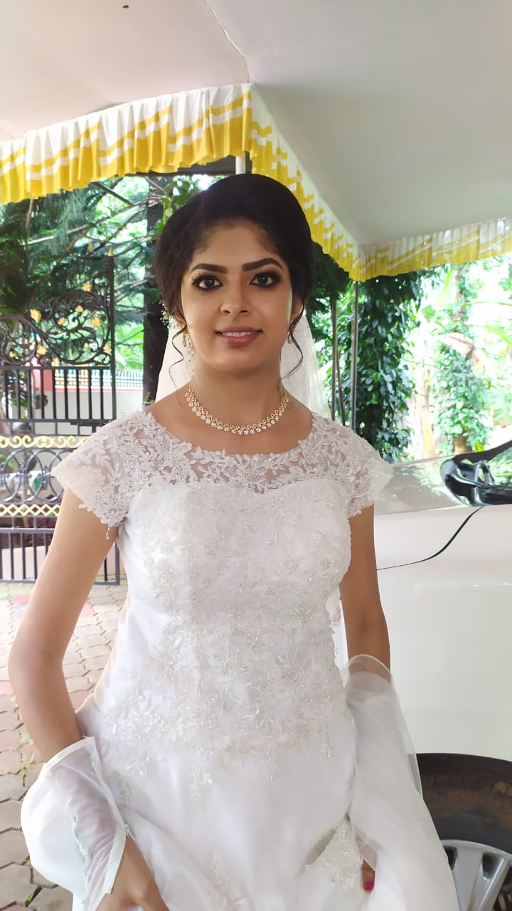 Smooth & Shine - Beauty Clinic & Bridal Make up